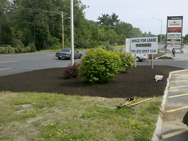 Pelham NH Commercial Lawn Care, Mowing, Edging, Trimming, Pruning